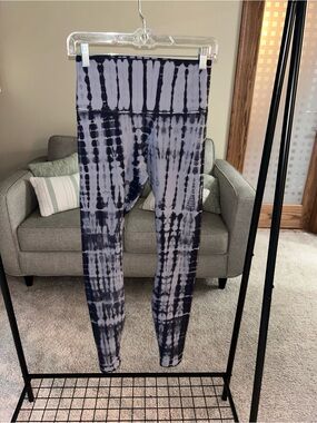 lululemon athletica Women's Tie-Dye Leggings in black and White